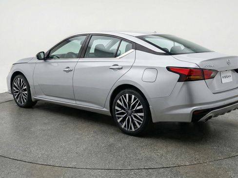 Used 2025 Nissan Altima 2.5 SV image 6