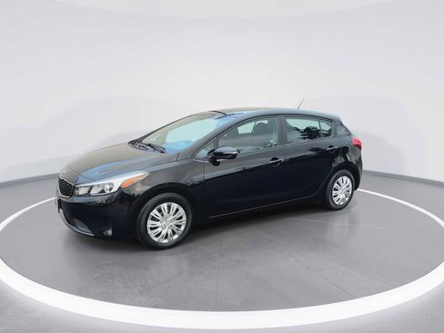 Used 2017 Kia Forte LX image 4