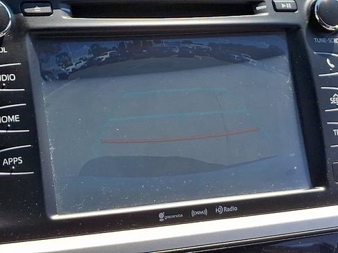 Used 2019 Toyota Highlander XLE FWD image 13