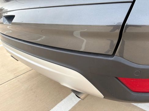 Used 2018 Ford Escape Titanium w/ Ford Safe & Smart Package image 16