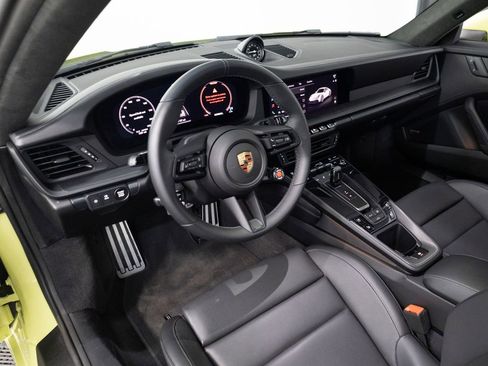 Certified 2025 Porsche 911 Carrera GTS RWD image 4