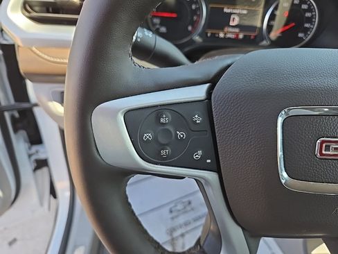 Used 2023 GMC Acadia SLT w/ Preferred Package image 21