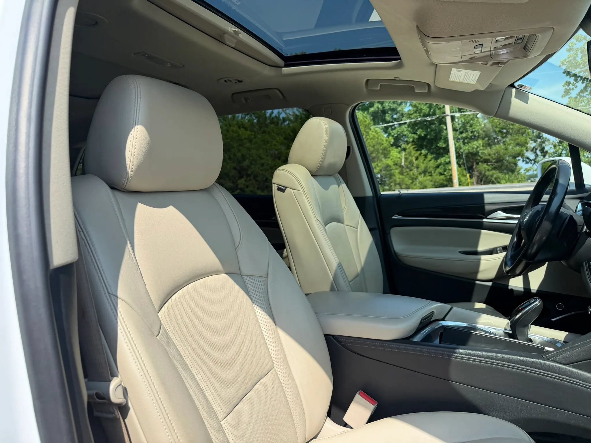 Used 2019 Buick Enclave Essence FWD image 51