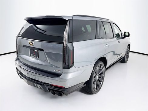 Used 2025 Cadillac Escalade V image 8
