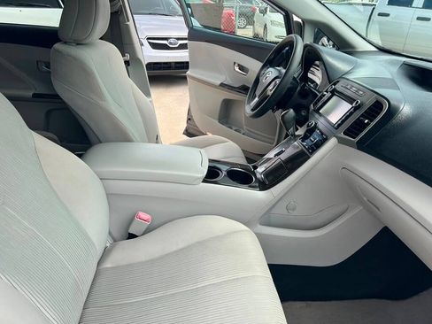 Used 2013 Toyota Venza LE w/ LE Convenience Pkg FWD image 10