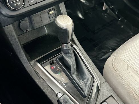 Used 2016 Toyota Corolla LE FWD image 18