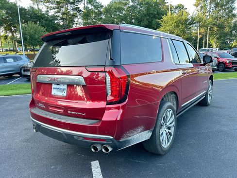 Used 2023 GMC Yukon XL Denali image 9