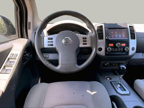 Used 2020 Nissan Frontier SV AWD/4WD image 6