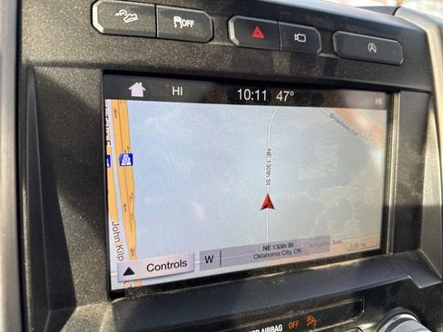 Used 2019 Ford F150 Platinum w/ Equipment Group 701A Luxury image 2