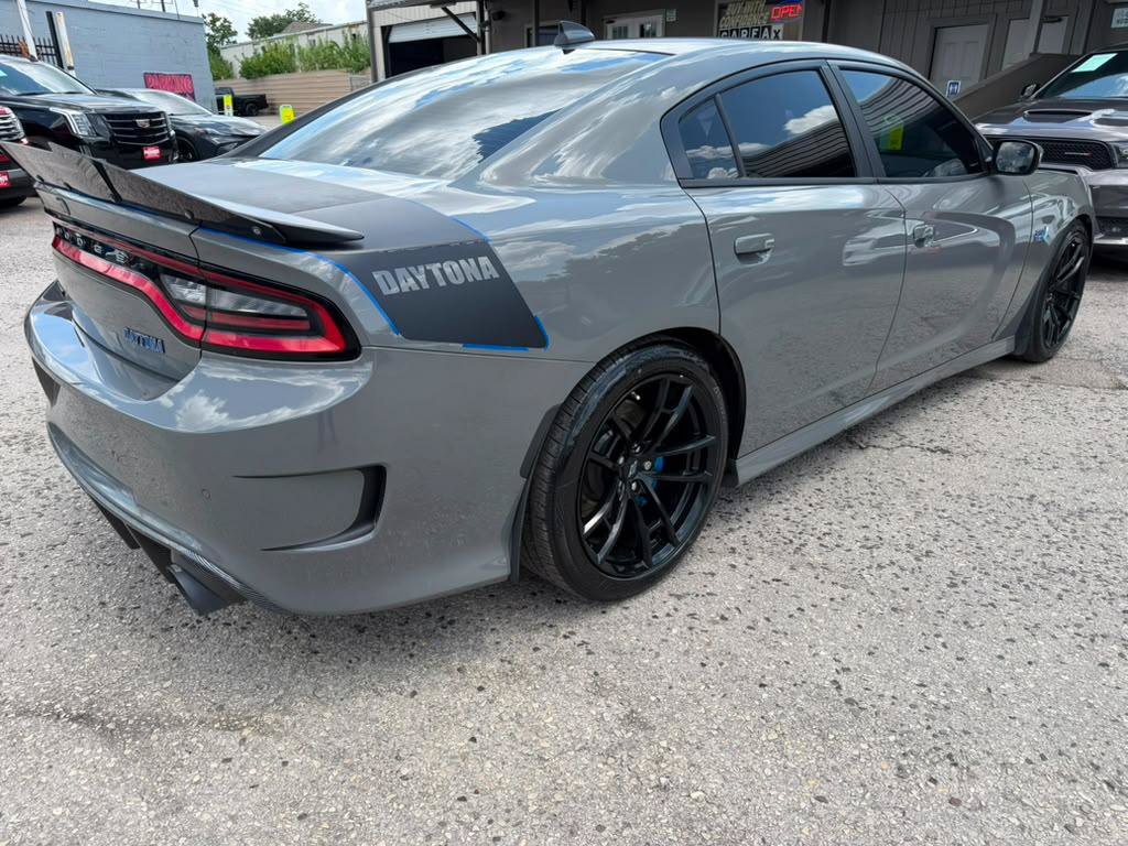 Used 2017 Dodge Charger R/T RWD image 6