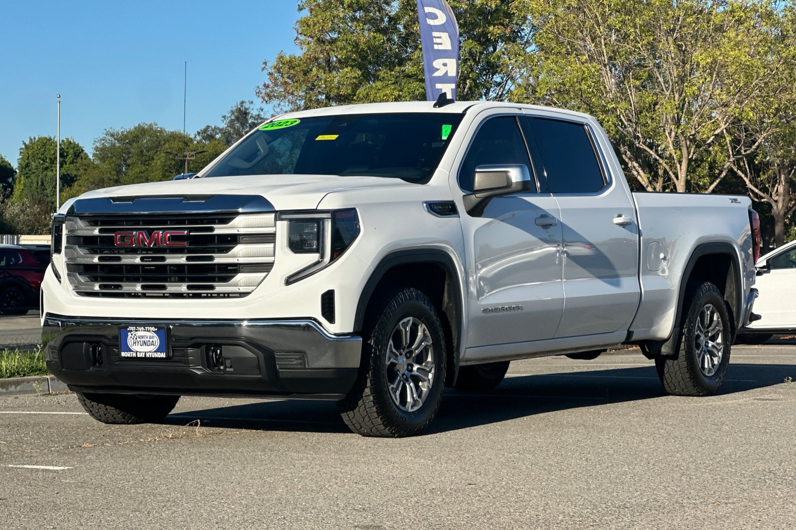 Used 2023 GMC Sierra 1500 SLE AWD/4WD image 8