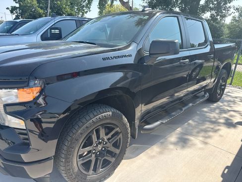 Used 2024 Chevrolet Silverado 1500 Custom w/ Turbomax Blackout Package AWD/4WD image 18