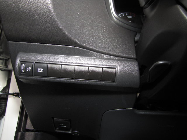 Used 2021 Toyota Corolla SE w/ Carpet Mat Package (TMS) FWD image 31