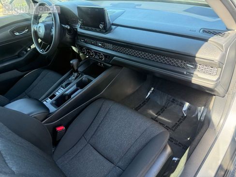 Certified 2025 Honda Accord SE image 30