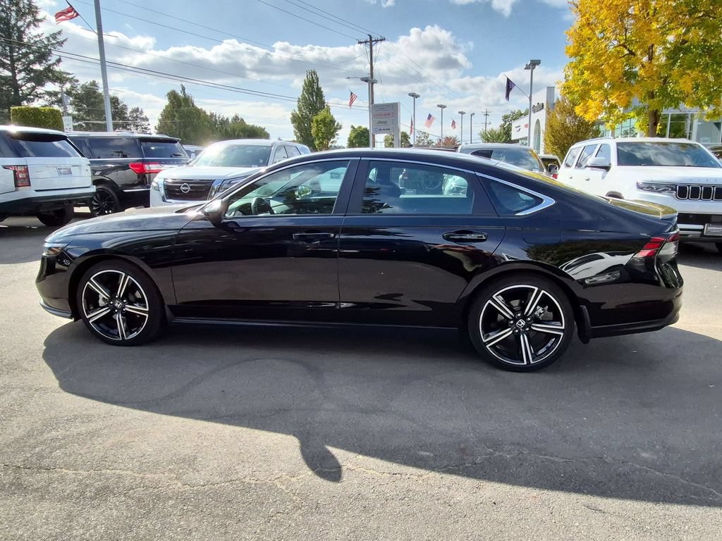Used 2024 Honda Accord Sport image 4