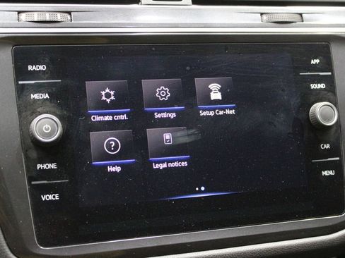 Used 2022 Volkswagen Tiguan SE image 32