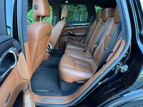 Used 2016 Porsche Cayenne S AWD/4WD image 16