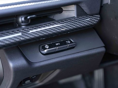 Used 2025 Chevrolet Corvette Stingray Preferred Cpe w/ 2LT image 63