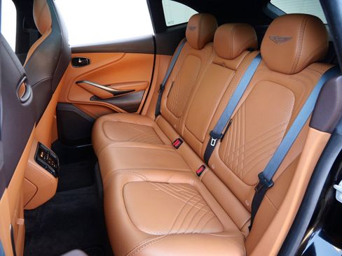 Used 2021 Aston Martin DBX image 14