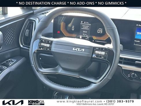 Used 2026 Kia Sorento LX FWD image 8
