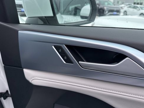 New 2026 Volkswagen Taos SE AWD/4WD image 35