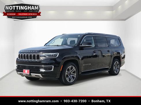 Used 2024 Jeep Wagoneer L Series II w/ Flexible Seating Group AWD/4WD image 3