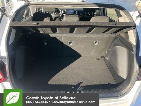 Used 2025 Hyundai Venue SEL image 22