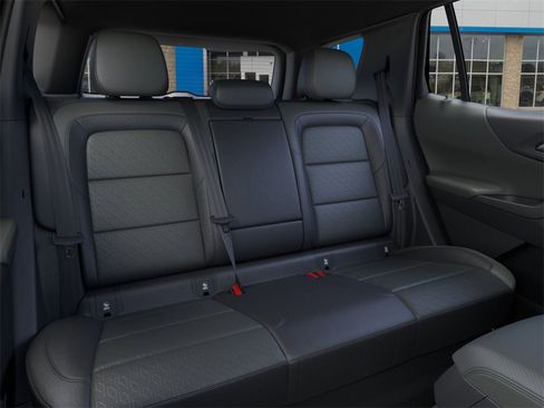 New 2026 Chevrolet Equinox LT w/ Convenience Package II image 17