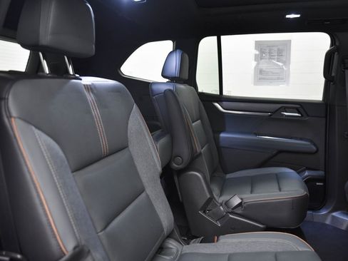Used 2025 GMC Acadia AT4 image 14
