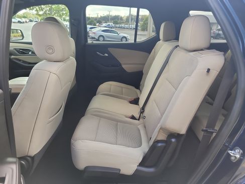 Used 2023 Chevrolet Traverse LS image 14