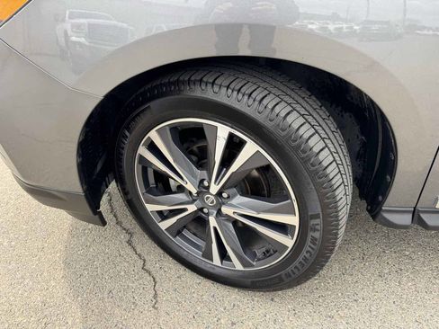 Used 2020 Nissan Pathfinder Platinum image 45