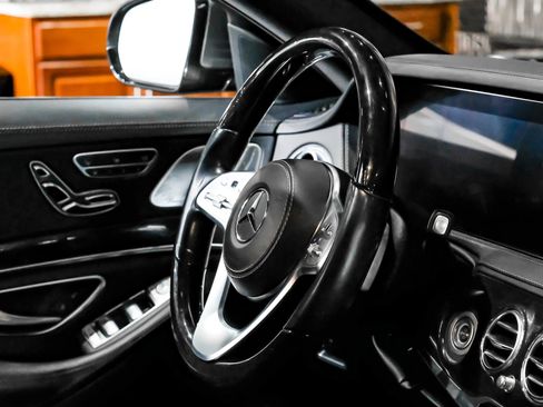 Used 2019 Mercedes-Benz S 560 Sedan image 13