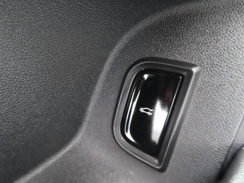 Used 2024 Cadillac Lyriq Luxury RWD image 14