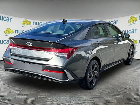 Used 2026 Hyundai Elantra Sport image 6