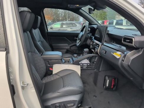 New 2025 Toyota Tacoma TRD Off-Road image 20