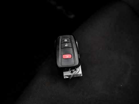 Used 2021 Toyota C-HR XLE FWD image 50