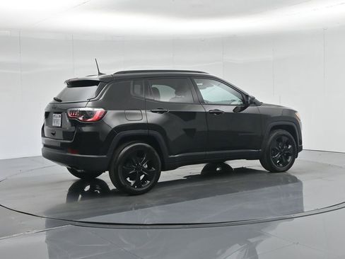 Used 2021 Jeep Compass Latitude image 30