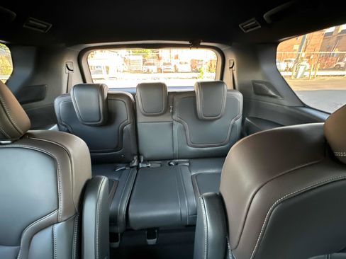New 2026 Nissan Armada SL w/ Captain's Chari Seat Package image 27