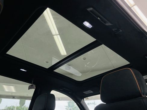 Used 2023 GMC Yukon XL AT4 w/ LPO, Floor Liner Package AWD/4WD image 43