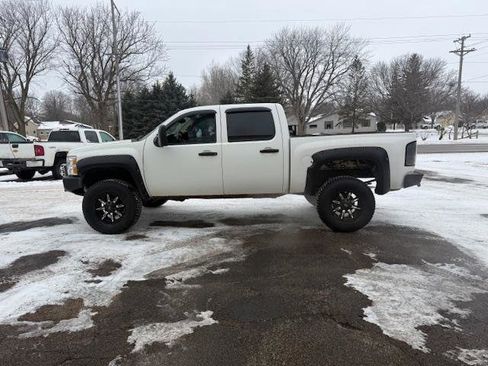 Used 2010 Chevrolet Silverado 1500 LT w/ Power Pack Plus image 8