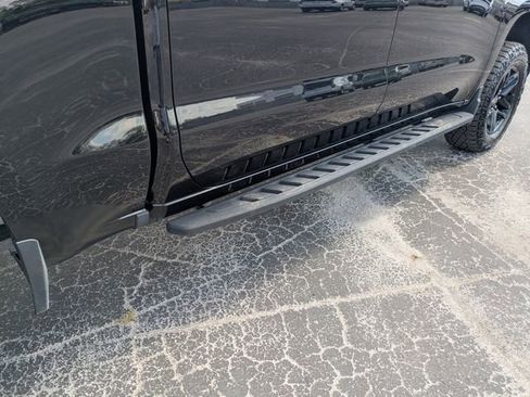 Used 2025 Chevrolet Silverado 1500 Custom Trail Boss w/ Dark Appearance Package image 22