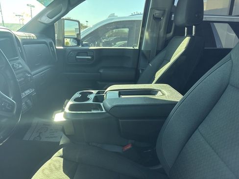 Used 2024 Chevrolet Silverado 2500 Custom w/ Custom Value Package image 2