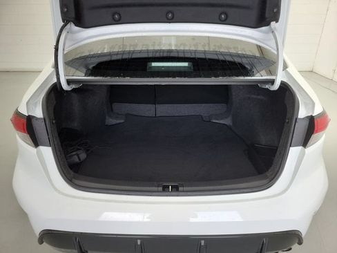Used 2025 Toyota Corolla SE FWD image 11