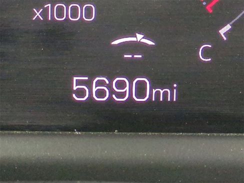 Certified 2025 GMC Acadia Elevation image 12