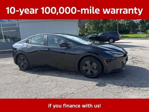 Used 2025 Toyota Prius LE FWD image 12