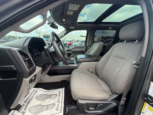 Used 2017 Ford F150 XLT w/ Equipment Group 302A Luxury AWD/4WD image 12