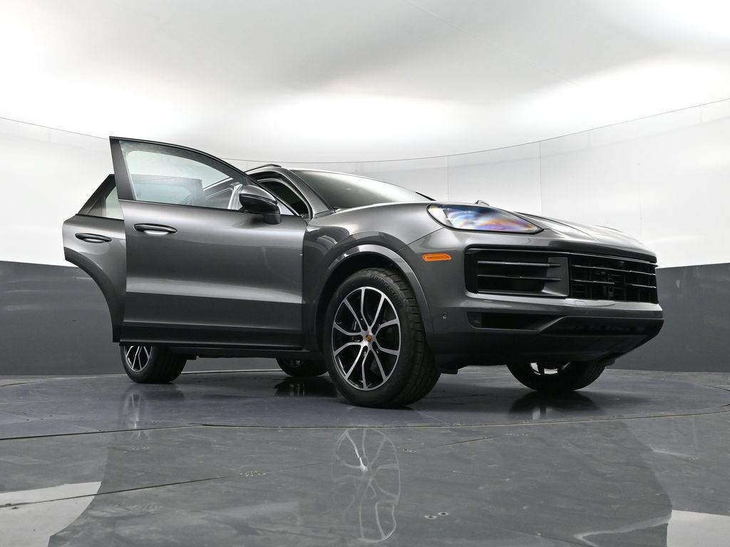 Certified 2026 Porsche Cayenne AWD/4WD image 37