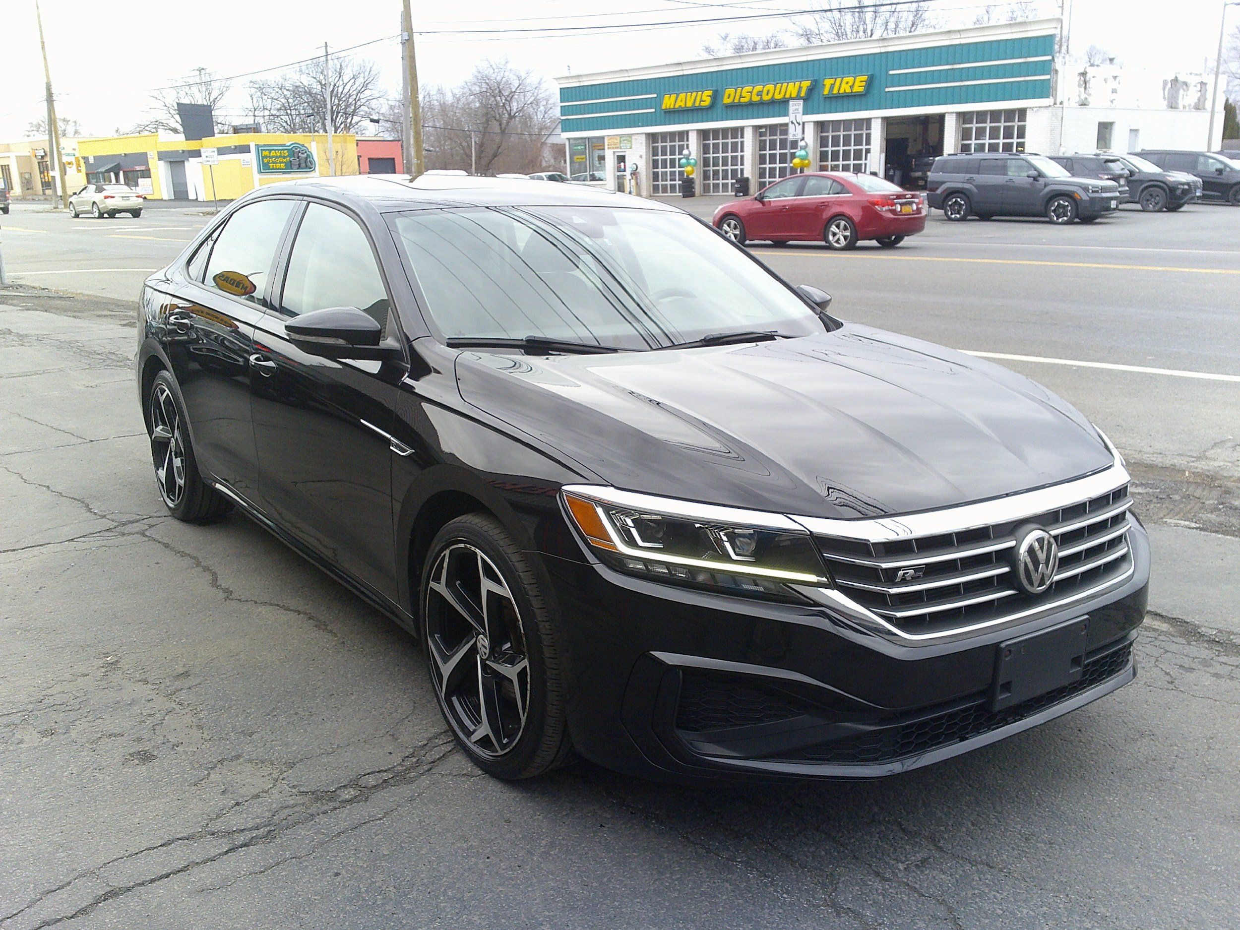 Used 2020 Volkswagen Passat 2.0T R-Line FWD image 8