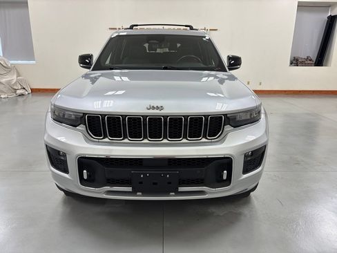 Used 2021 Jeep Grand Cherokee L Overland w/ Luxury Tech Group IV AWD/4WD image 3