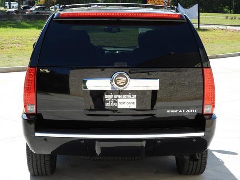 Used 2013 Cadillac Escalade Luxury RWD image 19